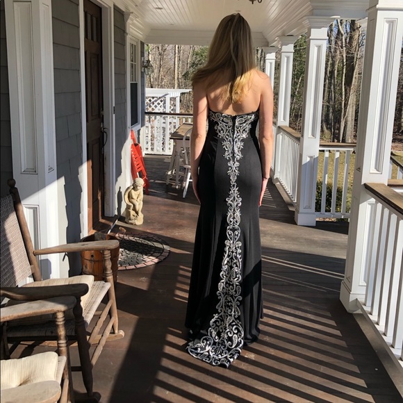 Abby Paris by Lucci Lu Classic Black Strapless - Picture 2 of 2